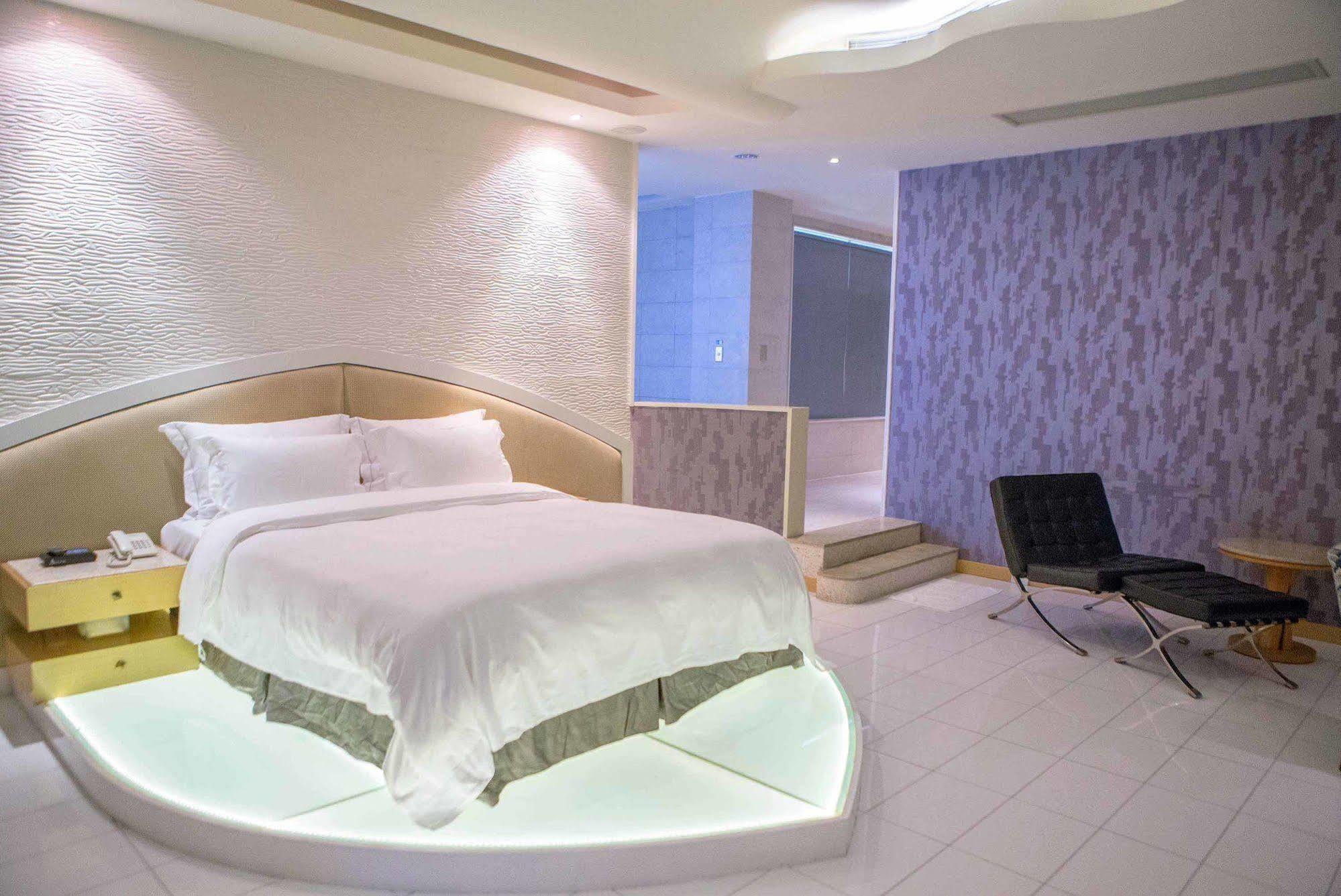 All-Ur Boutique Motel-Jhu Shan Branch Zhushan Extérieur photo