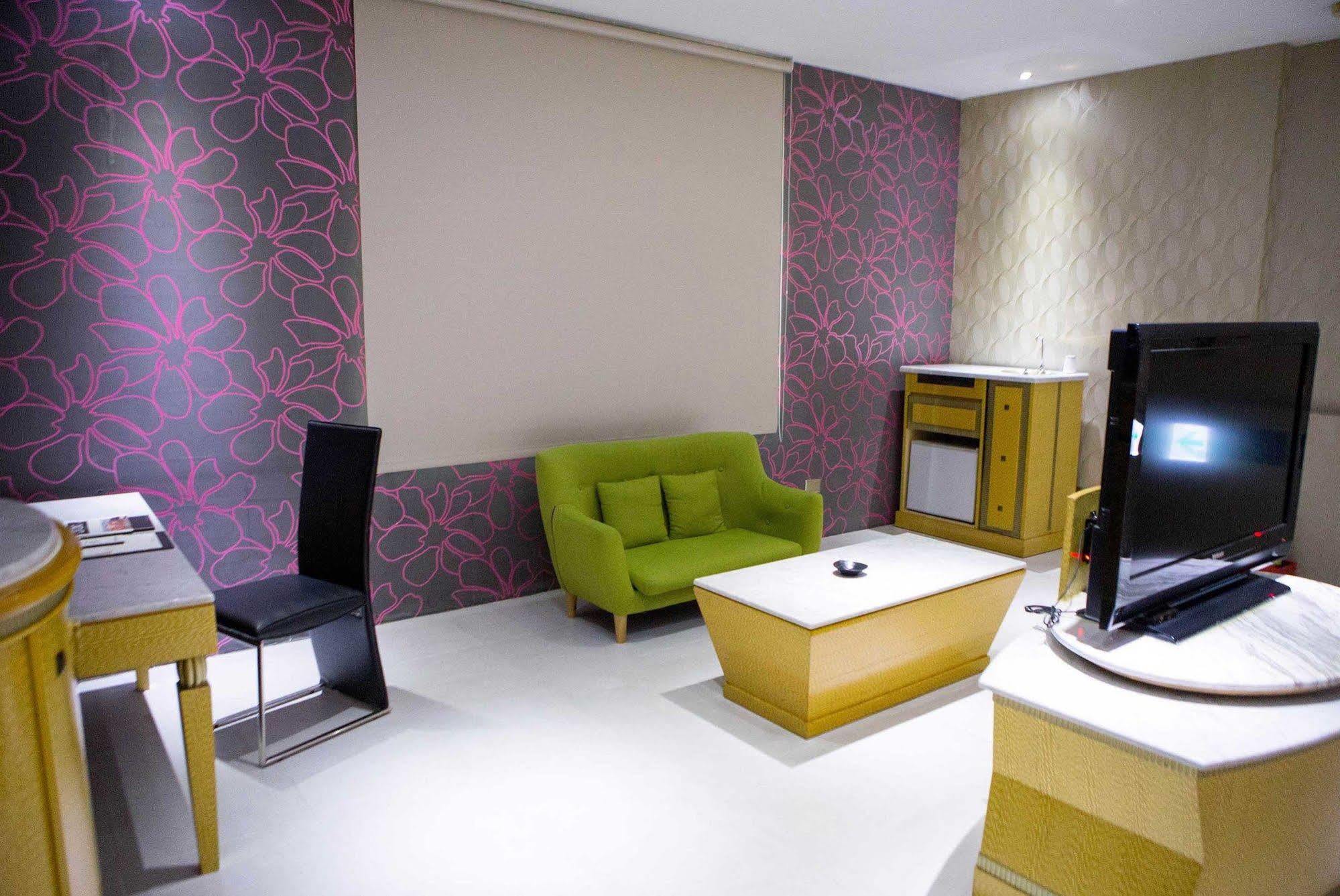 All-Ur Boutique Motel-Jhu Shan Branch Zhushan Extérieur photo